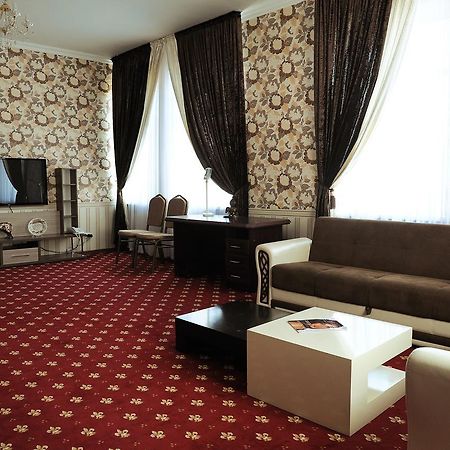 Hotel "Aishadeluxe" Taraz Bagian luar foto