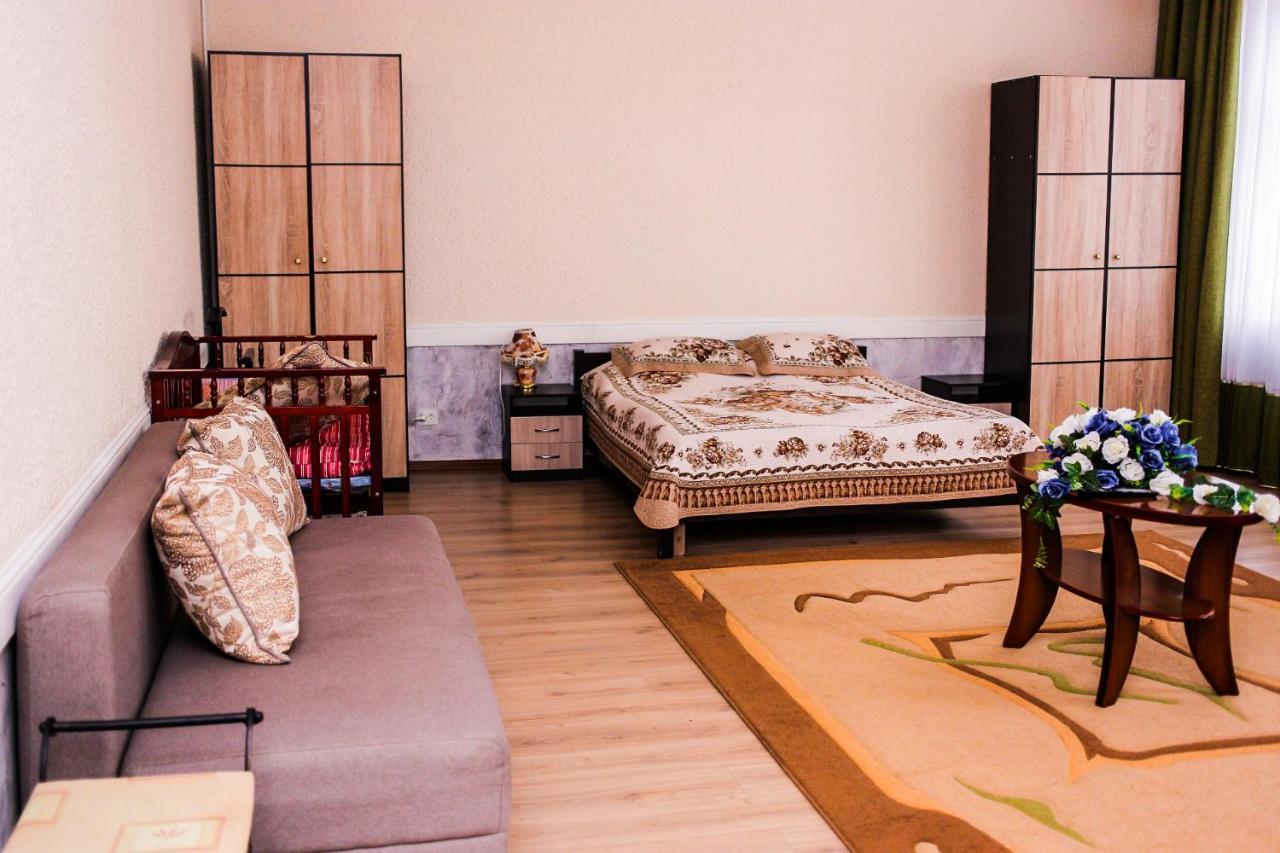 Hotel "Aishadeluxe" Taraz Bagian luar foto
