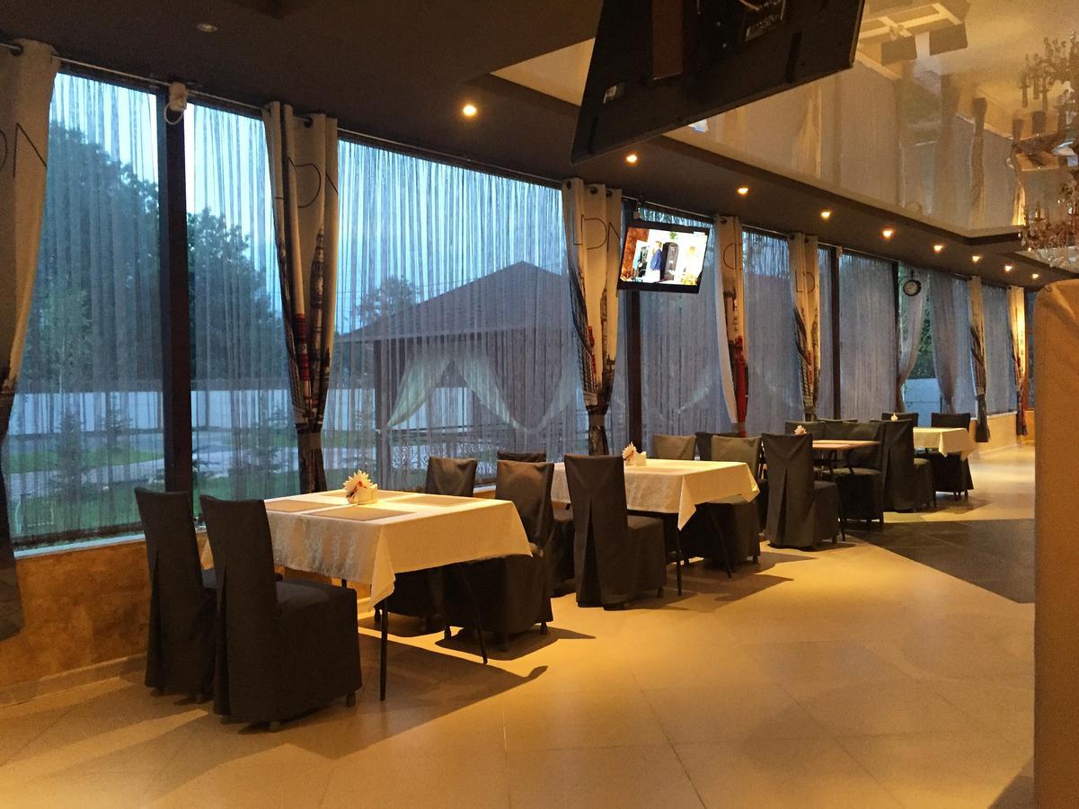 Hotel "Aishadeluxe" Taraz Bagian luar foto