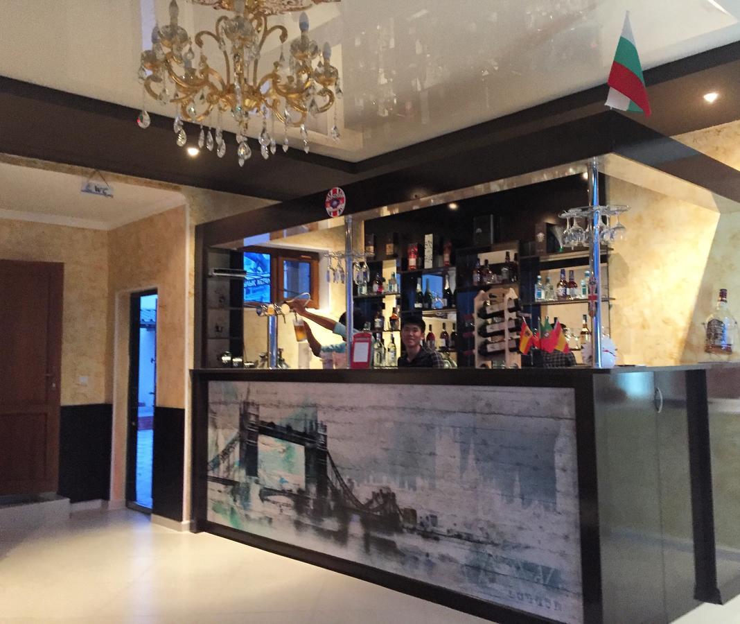 Hotel "Aishadeluxe" Taraz Bagian luar foto
