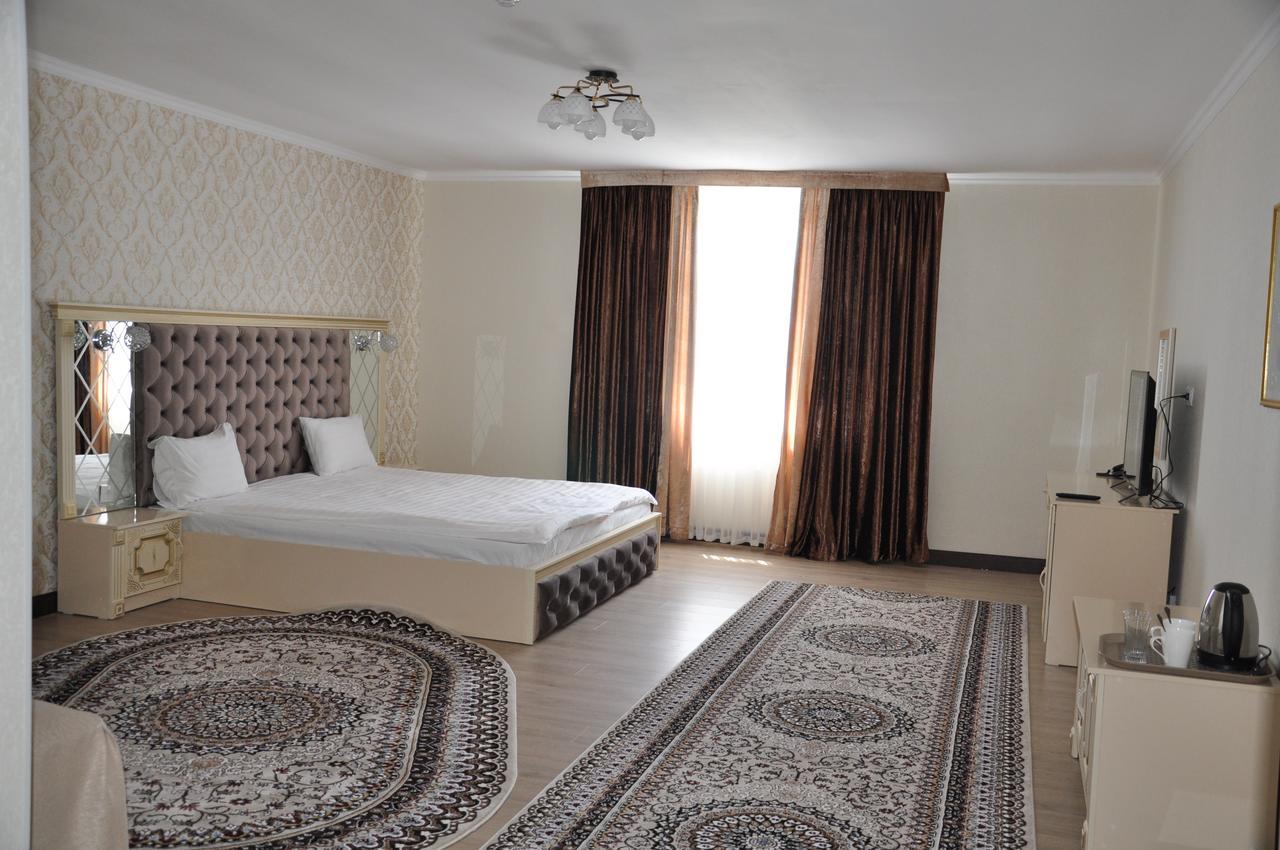 Hotel "Aishadeluxe" Taraz Bagian luar foto