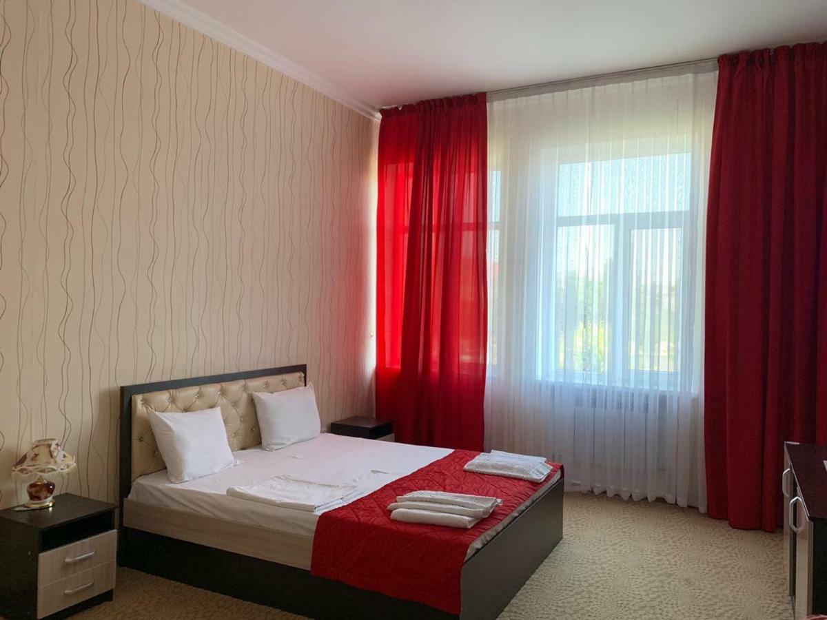 Hotel "Aishadeluxe" Taraz Bagian luar foto