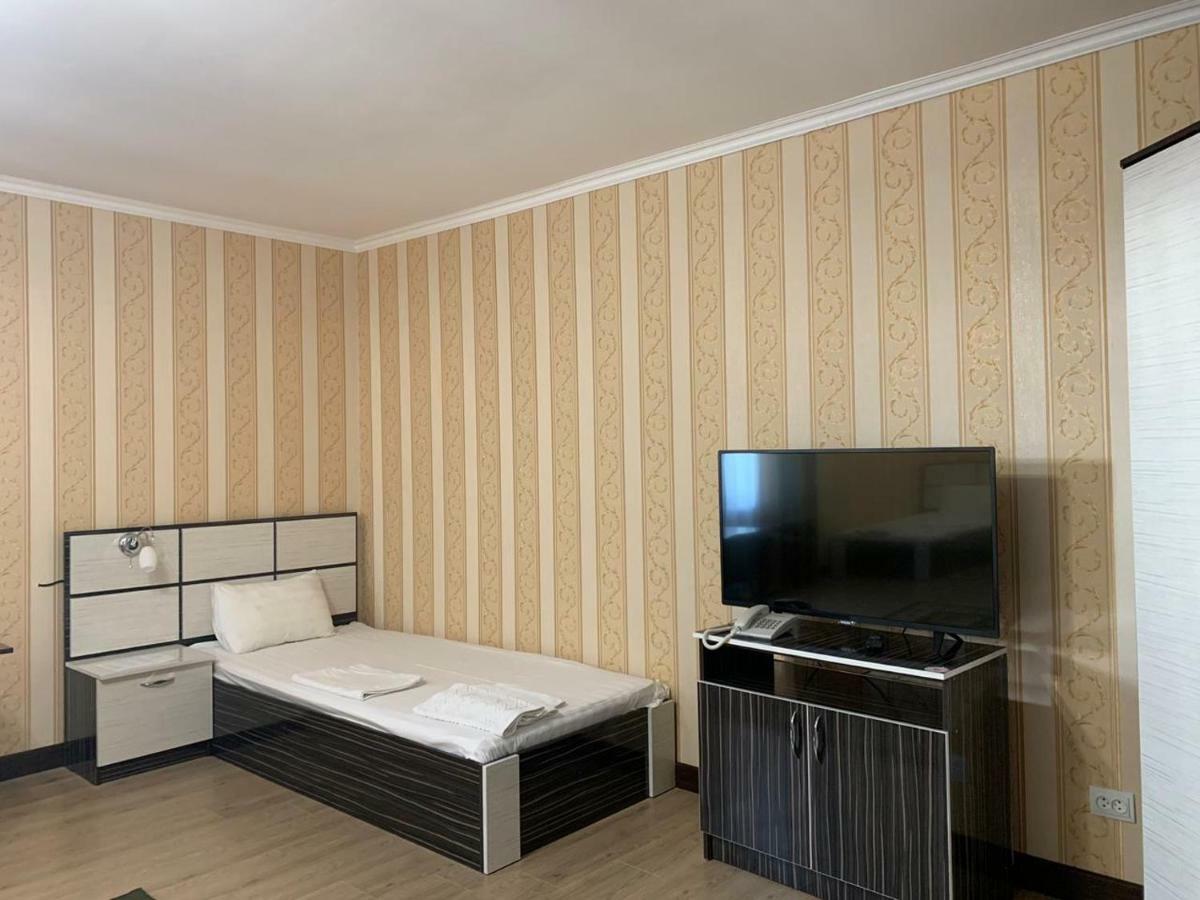 Hotel "Aishadeluxe" Taraz Bagian luar foto
